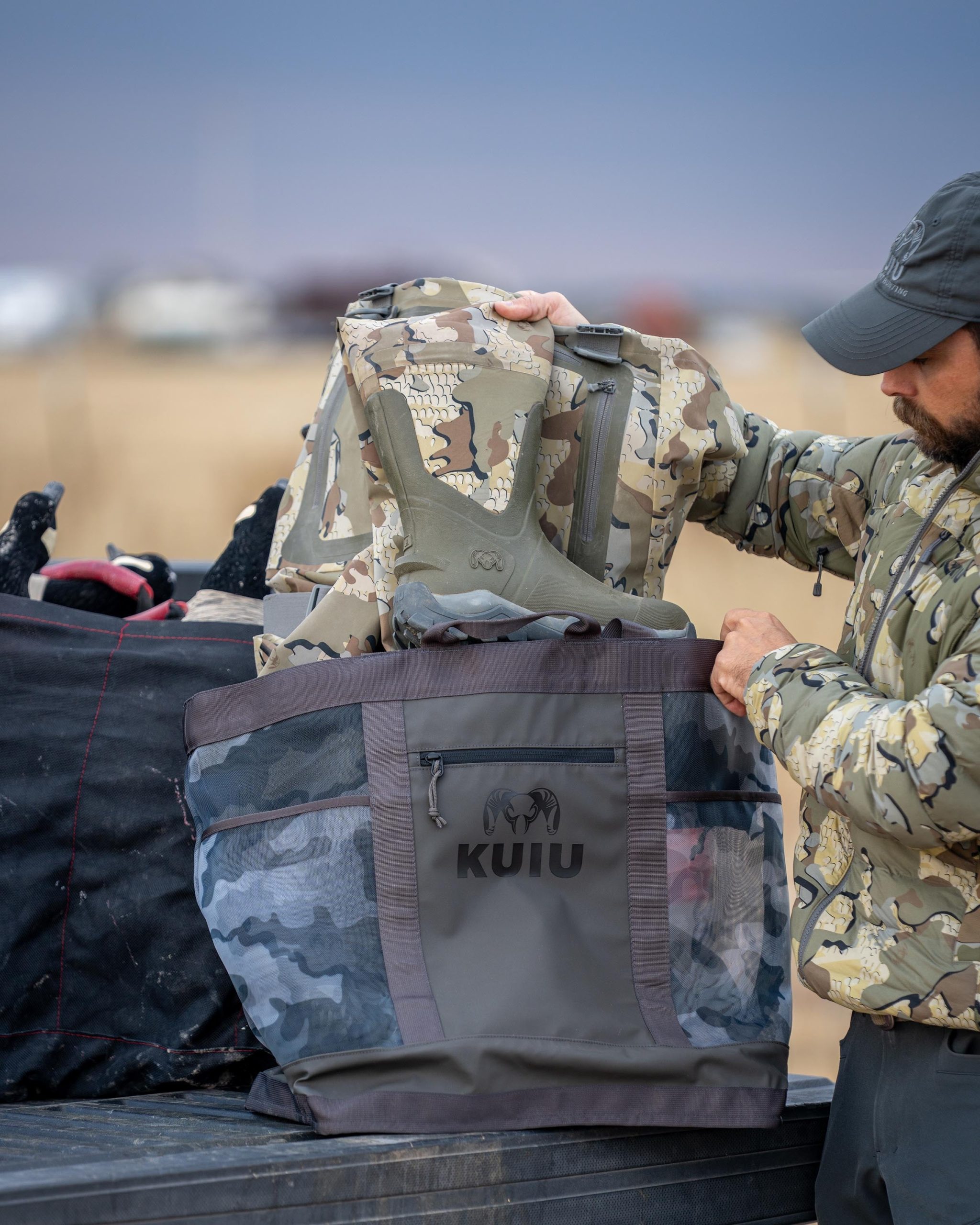 KUIU 3500 Mesh Tote Bag | Gunmetal - Image 4