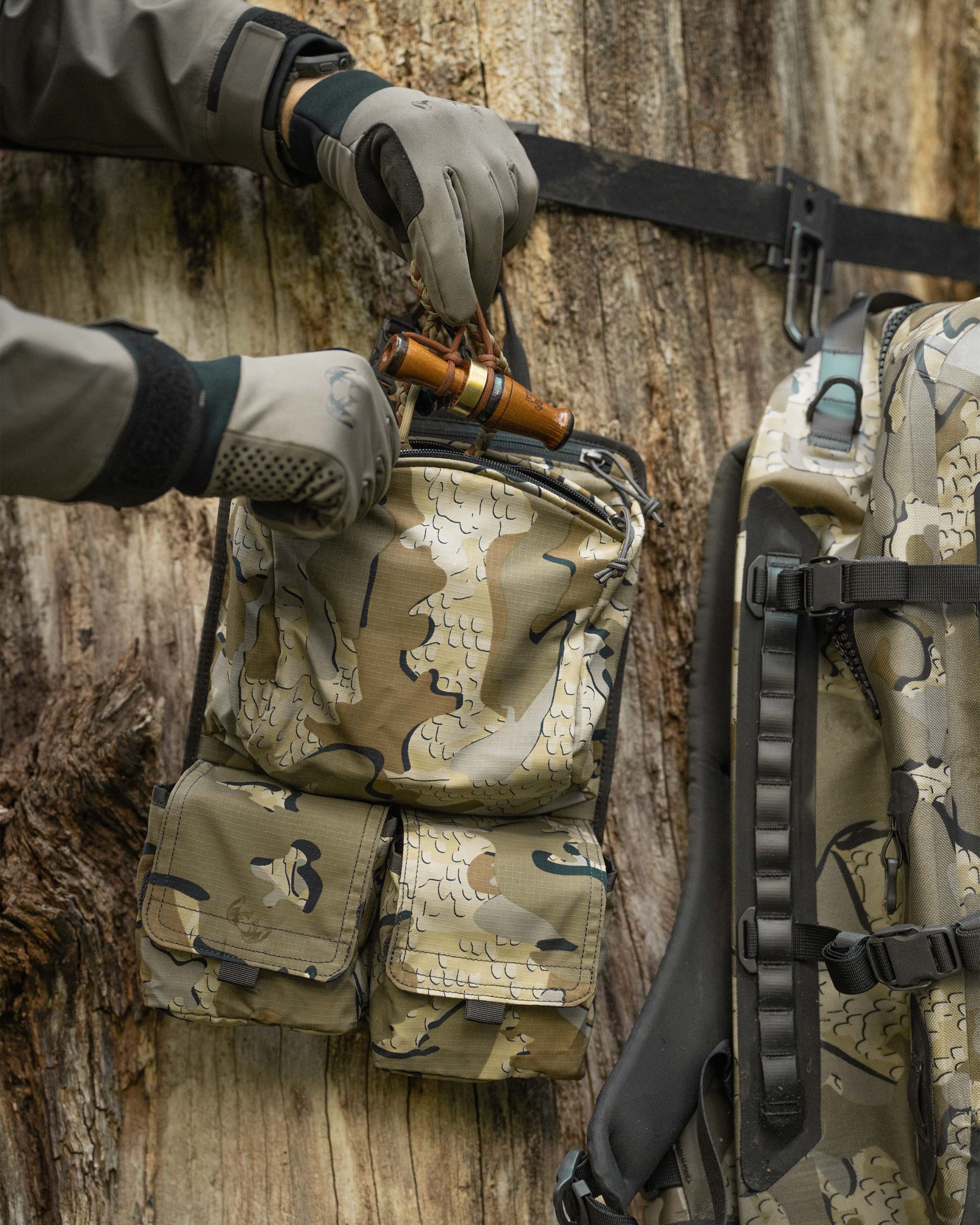 DeltaStorm 2200 Submersible Backpack | Stone - Image 13